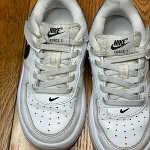 Nike White and Black Low-Top Sneakers